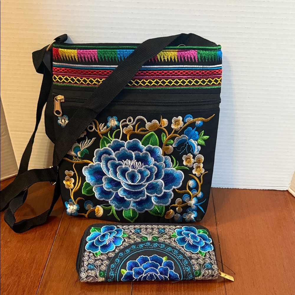 Women’s Double sided Embroidered Floral Crossbody Bag purse and Wallet Set NWOT